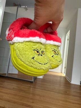 Grinch Crocs Infant toddler Sz C4
